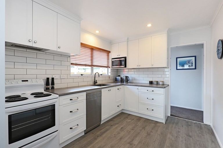 Photo of property in 2/84a Gloucester Street, Greenmeadows, Napier, 4112