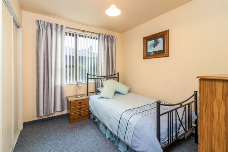 Photo of property in 3 Farm Lane, Parklands, Christchurch, 8083