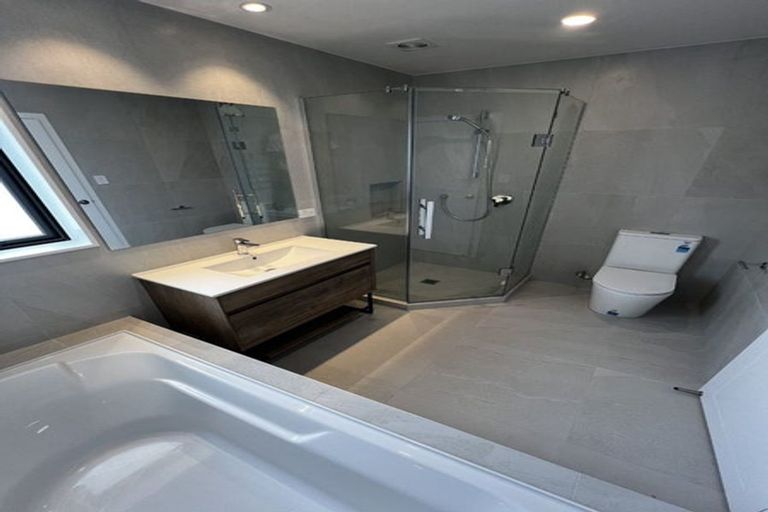 Photo of property in 7a Hinau Street, New Lynn, Auckland, 0600