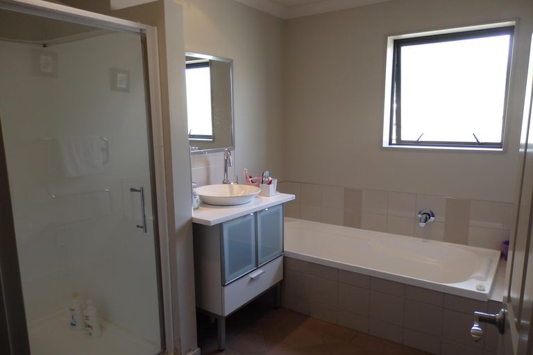 Photo of property in 100 Shakespeare Street, Leamington, Cambridge, 3432