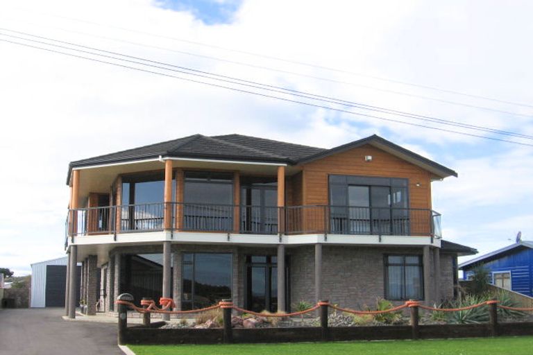 Photo of property in 49 Hartley Street, Foxton Beach, Foxton, 4815