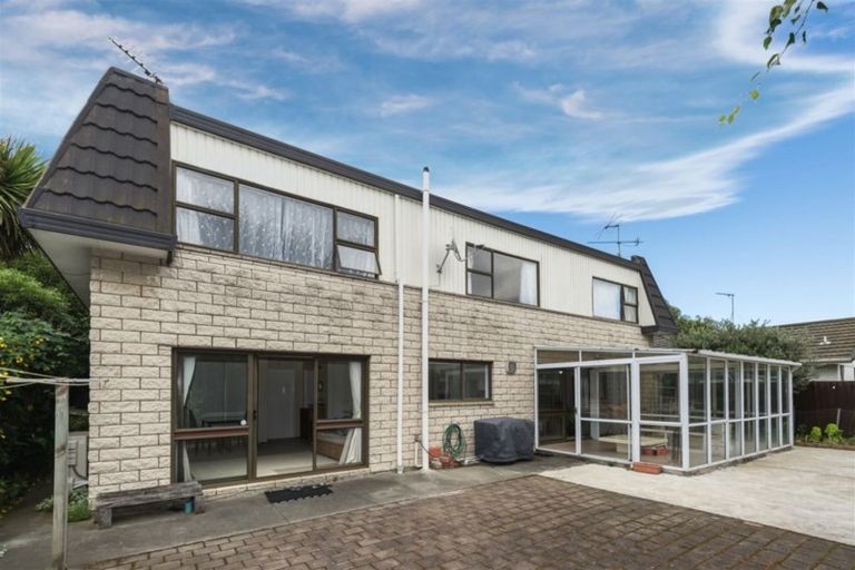 Photo of property in 11 Jamell Place, Avonhead, Christchurch, 8042