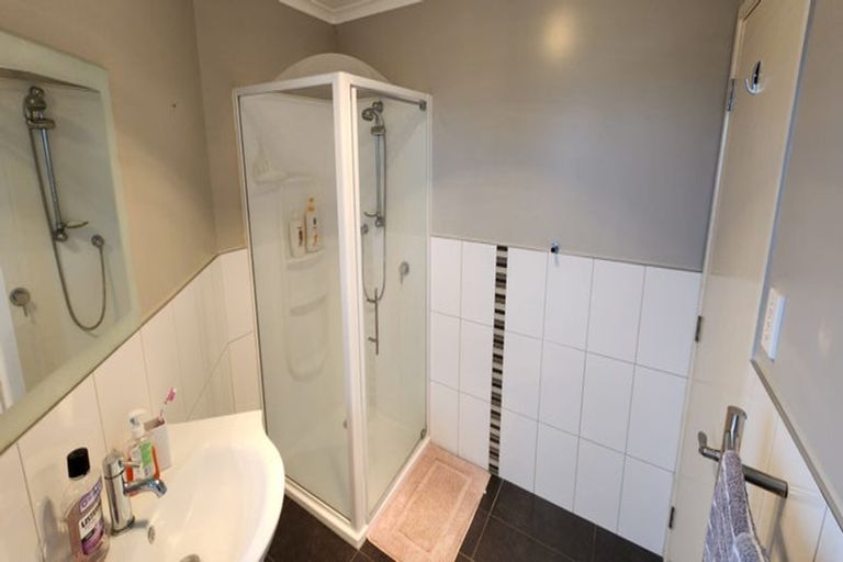 Photo of property in 12 Lemont Place, Westown, New Plymouth, 4310