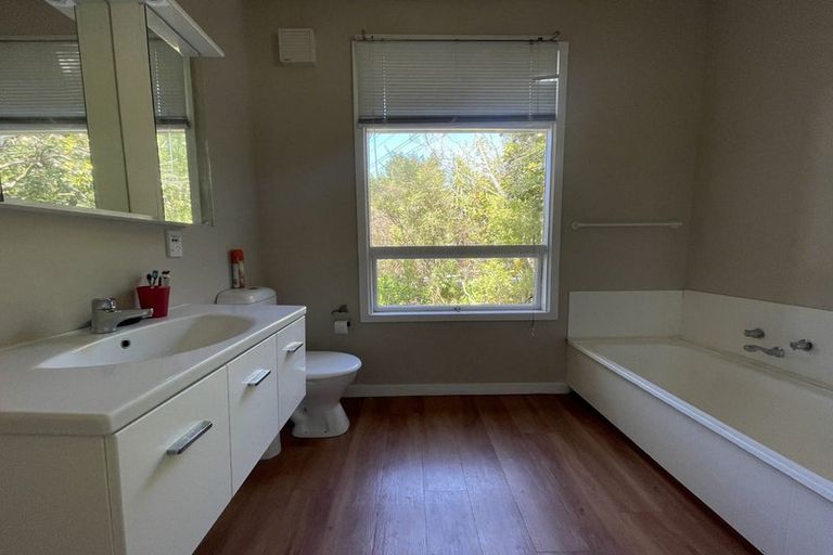 Photo of property in 116 Moncks Spur Road, Redcliffs, Christchurch, 8081