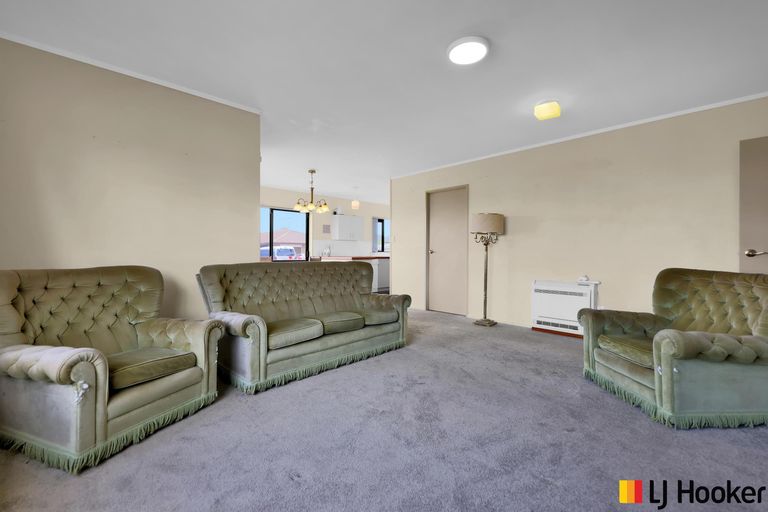 Photo of property in 1/1 Senecio Place, Weymouth, Auckland, 2103