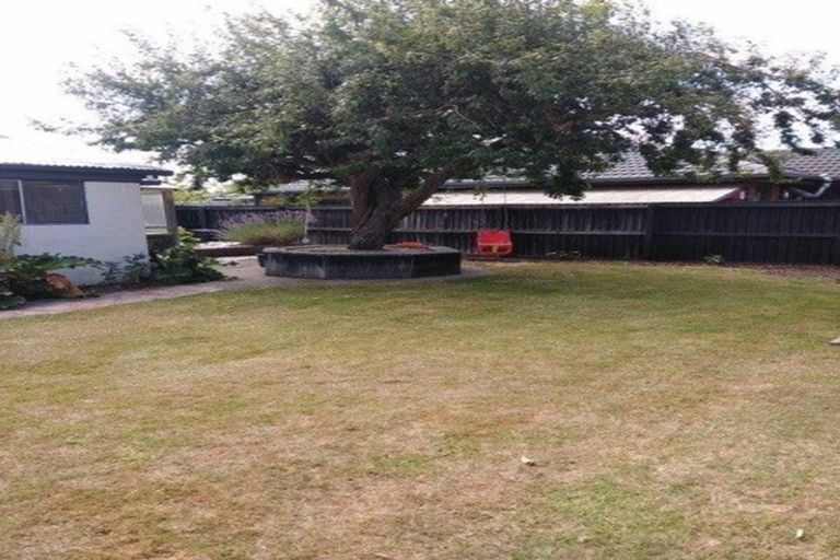Photo of property in 87 Farquhars Road, Redwood, Christchurch, 8051