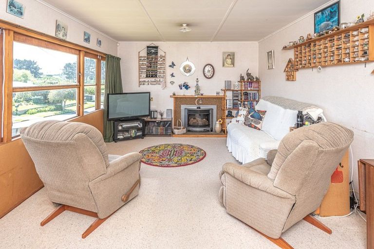 Photo of property in 4 Glenn Street, Castlecliff, Whanganui, 4501