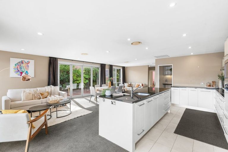 Photo of property in 2 Kinrara Place, Halswell, Christchurch, 8025