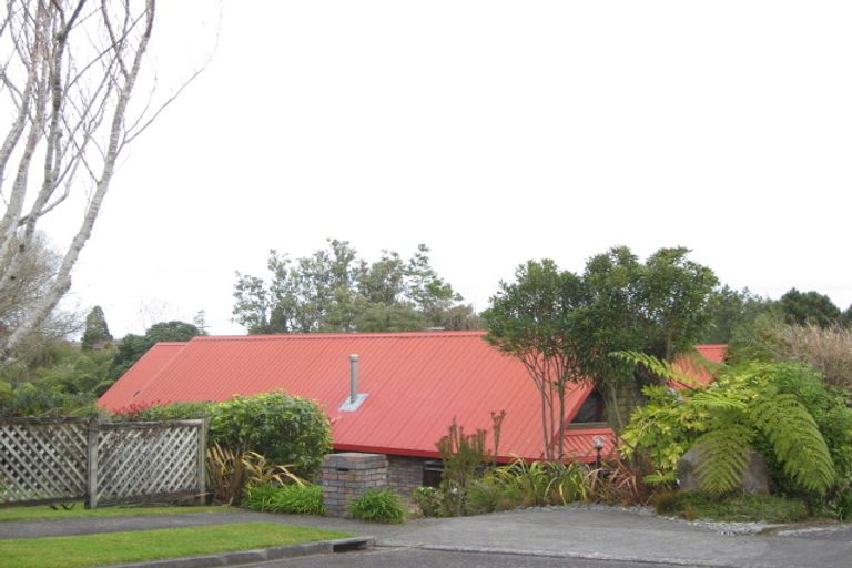 Photo of property in 21d Sequoia Grove, Merrilands, New Plymouth, 4312