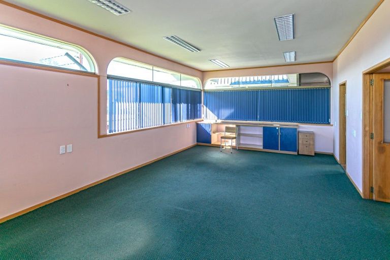 Photo of property in 2 Arohanui Road, Karaka, 2124