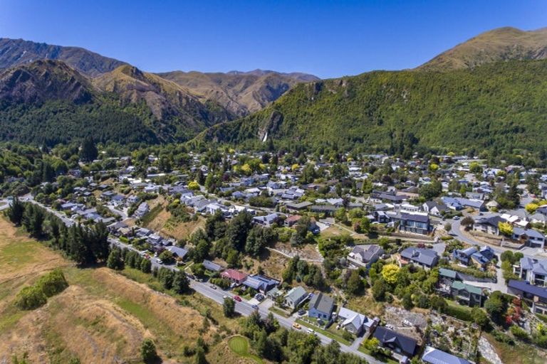 Photo of property in 43 Mcdonnell Road, Arrowtown, 9302