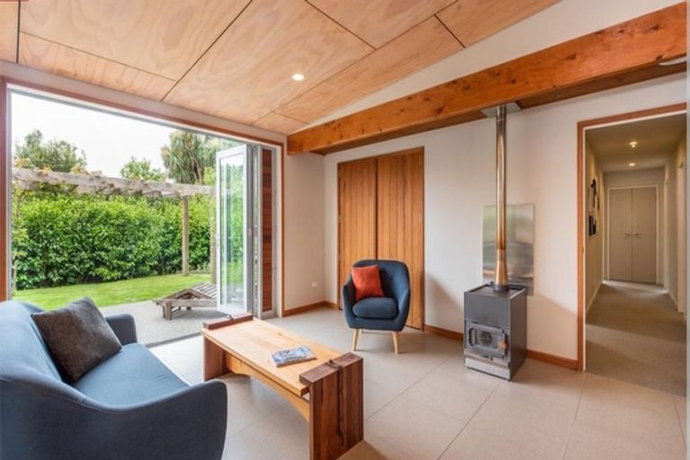 Photo of property in 29a Greenaway Road, Waikanae, 5036