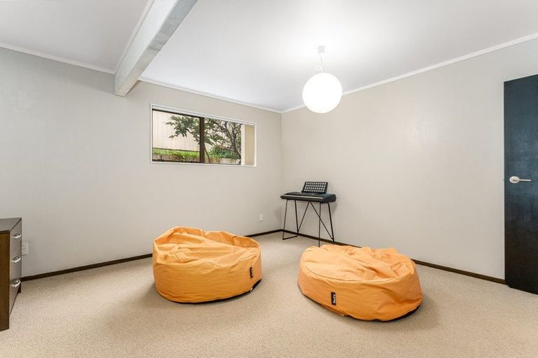 Photo of property in 28 Peterhouse Street, Tawa, Wellington, 5028