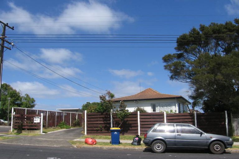 Photo of property in 2/142 Birkdale Road, Birkdale, Auckland, 0626