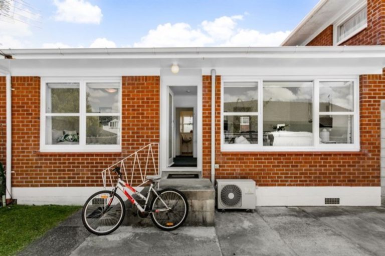 Photo of property in 3/24 Inverness Road, Browns Bay, Auckland, 0630
