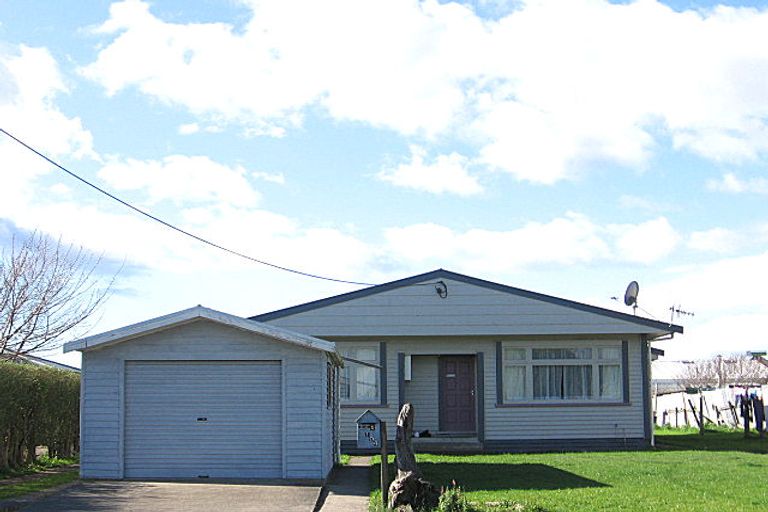 Photo of property in 104 Mako Mako Road, Levin, 5510