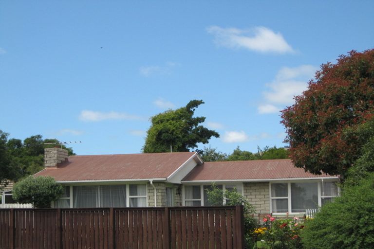 Photo of property in 12 Ribbonwood Place, Hillsborough, Christchurch, 8022