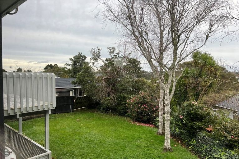 Photo of property in 27 Park Hill Road, Birkenhead, Auckland, 0626