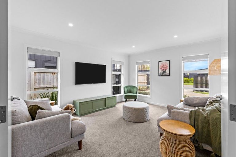 Photo of property in 31 Freedom Drive, Kelvin Grove, Palmerston North, 4414