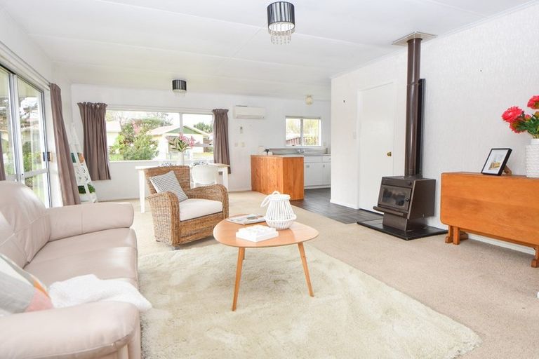 Photo of property in 37 Fisher Place, Carterton, 5713