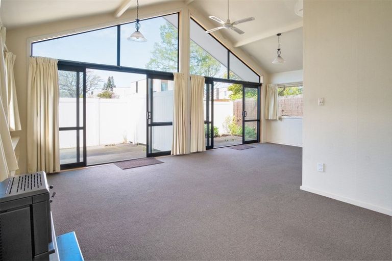 Photo of property in 1/129 Glandovey Road, Strowan, Christchurch, 8052