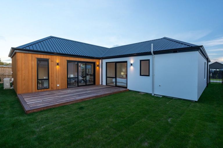 Photo of property in 7 Rakau Lane, Casebrook, Christchurch, 8051