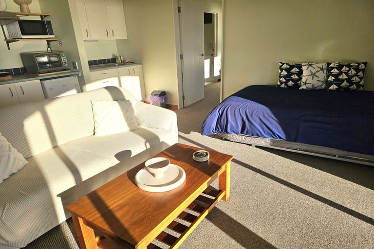 Photo of property in 12 Commodore Place, Britannia Heights, Nelson, 7010