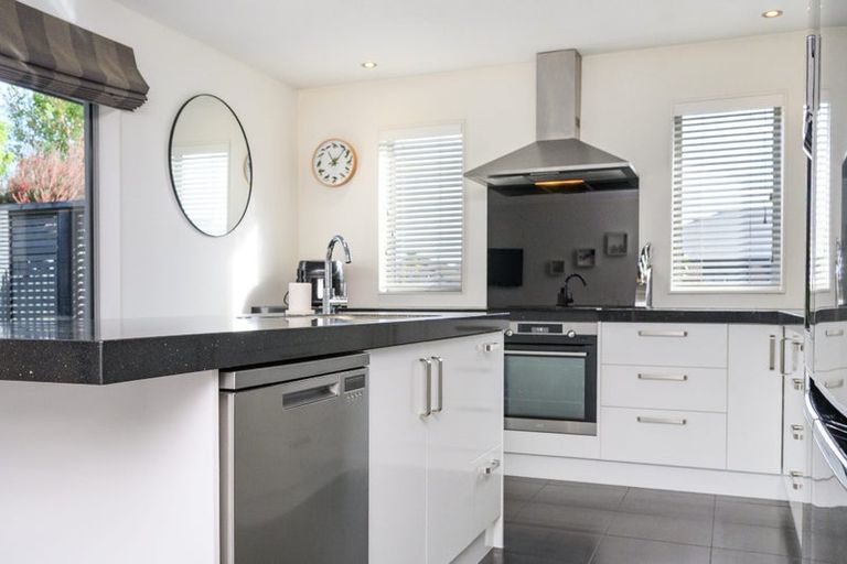 Photo of property in 24 Liberty Grove, Kelvin Grove, Palmerston North, 4414