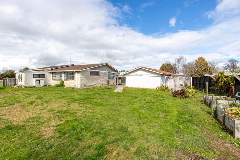 Photo of property in 2 Mcquarrie Place, Ngatea, 3503