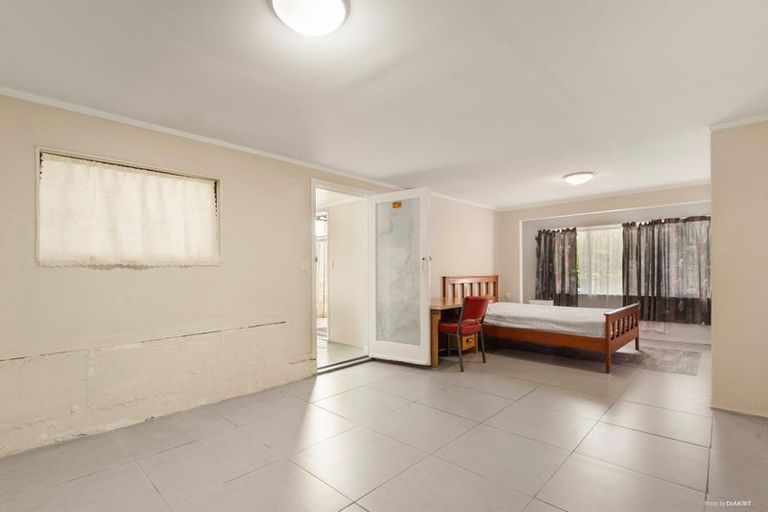 Photo of property in 31 Tomo Street, New Lynn, Auckland, 0600