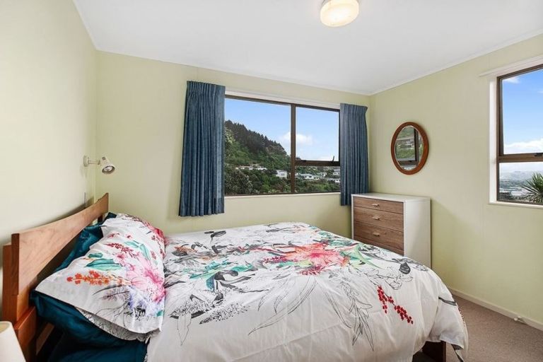 Photo of property in 35 Fyvie Avenue, Tawa, Wellington, 5028