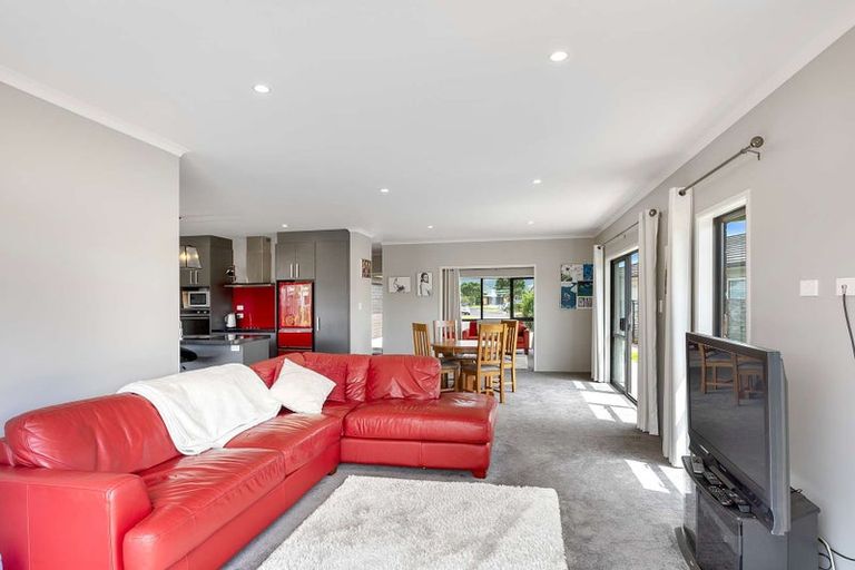 Photo of property in 12 Kelly Place, Whitianga, 3510