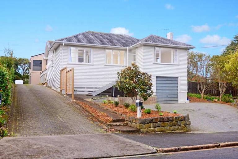 Photo of property in 1/18 Howard Road, Northcote, Auckland, 0627