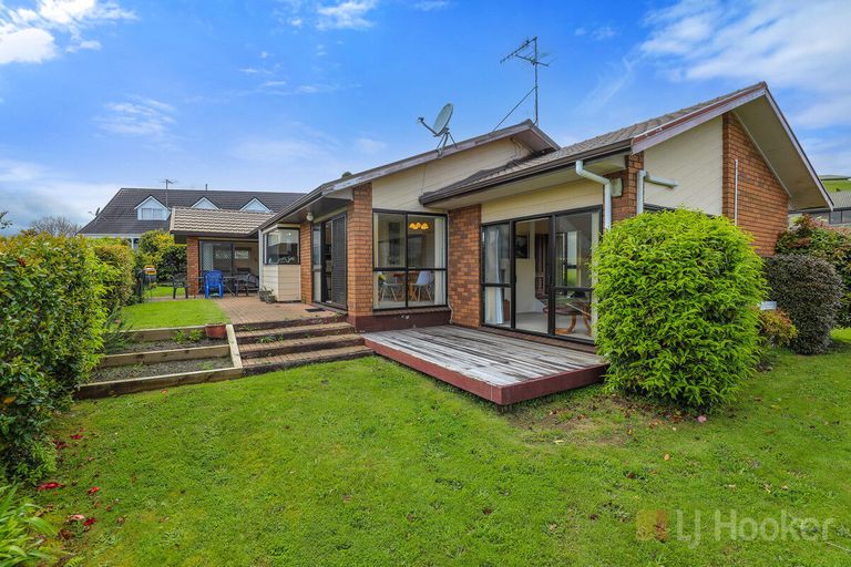 Photo of property in 2 Brundon Place, Lynmore, Rotorua, 3010
