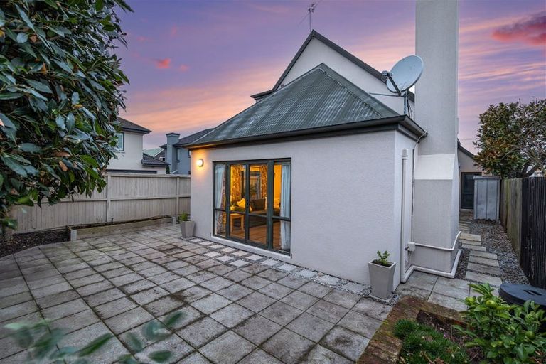 Photo of property in 53 Hawkesbury Avenue, St Albans, Christchurch, 8014