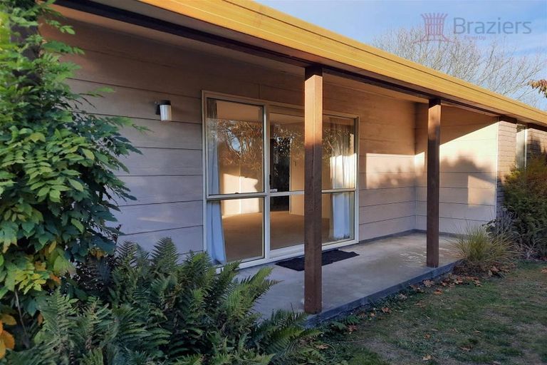 Photo of property in 48 Karnak Crescent, Russley, Christchurch, 8042