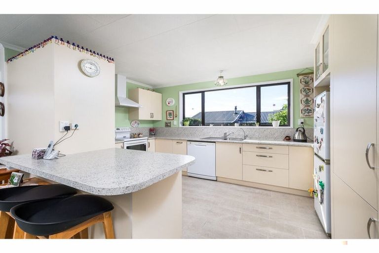 Photo of property in 1 Pitman Place, Waimate, 7924