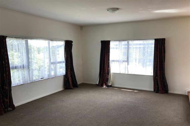 Photo of property in 16 Mallard Place, Unsworth Heights, Auckland, 0632