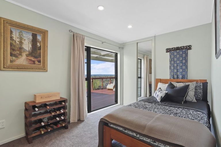 Photo of property in 305 Sturges Road, Henderson Valley, Auckland, 0612