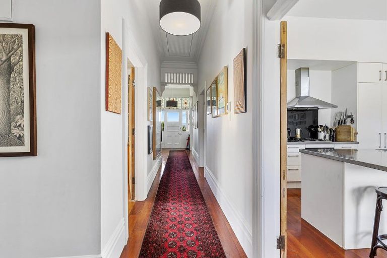 Photo of property in 23 Moana Road, Kelburn, Wellington, 6012