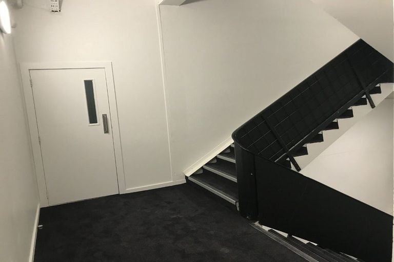 Photo of property in Quantum On Thorndon Quay, 2/163c Thorndon Quay, Pipitea, Wellington, 6011