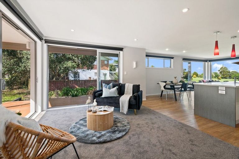 Photo of property in 160 Torkar Road, Clarks Beach, 2122