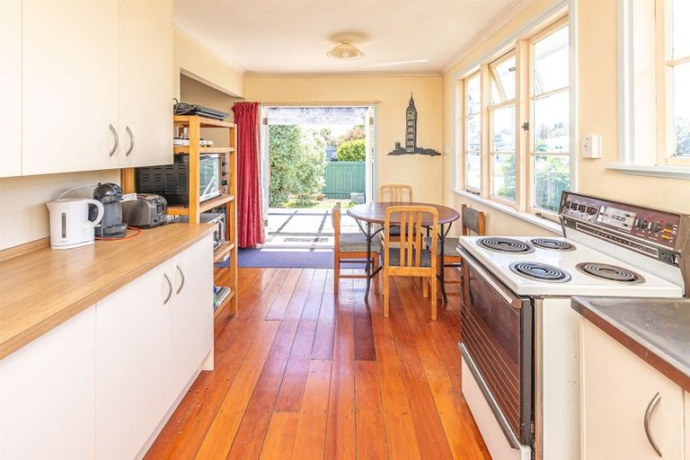 Photo of property in 16 Wakefield Street, Whanganui East, Whanganui, 4500