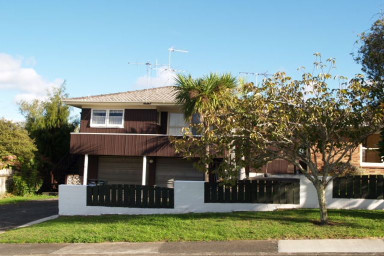 Photo of property in 24 Pegler Drive, Howick, Auckland, 2014