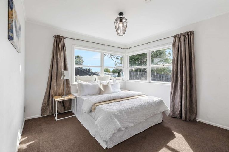 Photo of property in 1/93 Target Road, Totara Vale, Auckland, 0629