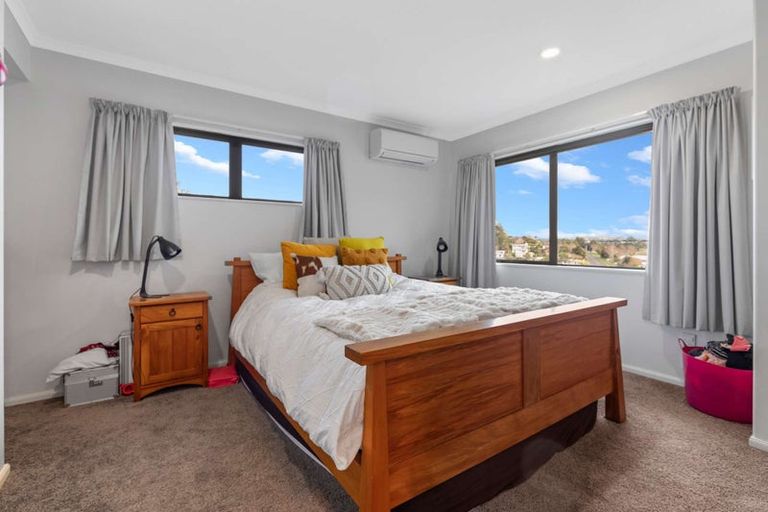 Photo of property in 17 Downing Place, Welcome Bay, Tauranga, 3112