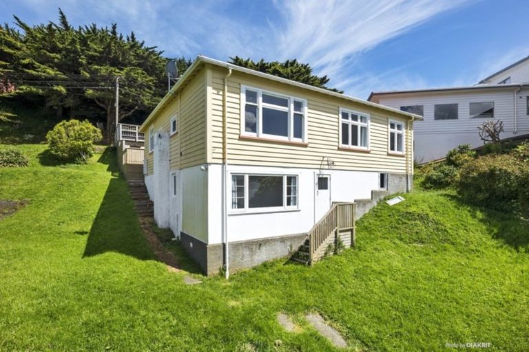 Photo of property in 19 Fettes Crescent, Seatoun, Wellington, 6022