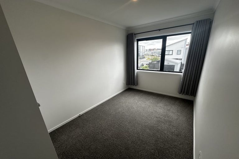 Photo of property in 4 Malcolm Calder Road, Hobsonville, Auckland, 0616