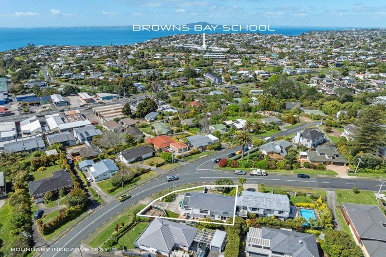 Photo of property in 1/9 Nigel Road, Browns Bay, Auckland, 0630