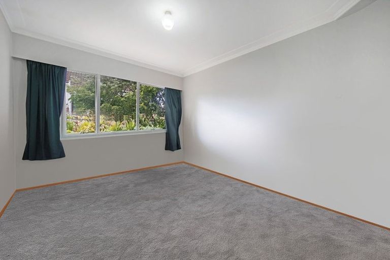 Photo of property in 51 Sunset Road, Totara Vale, Auckland, 0632